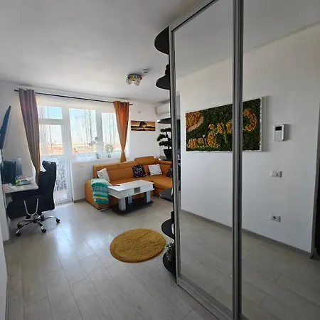 Panoramic Floor Retreat With Sky Views Timisoara
