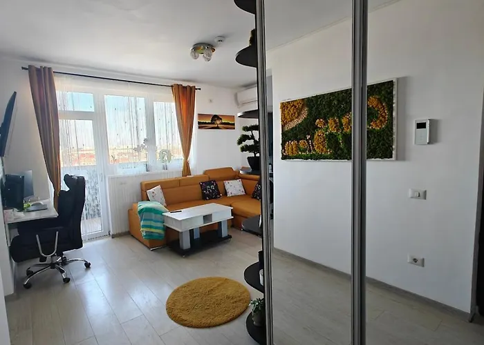 Panoramic Floor Retreat With Sky Views Timisoara