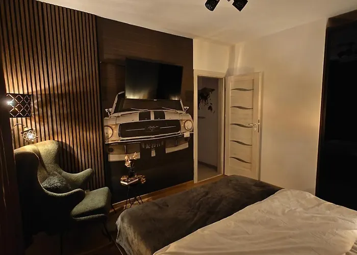 Panoramic Floor Retreat With Sky Views