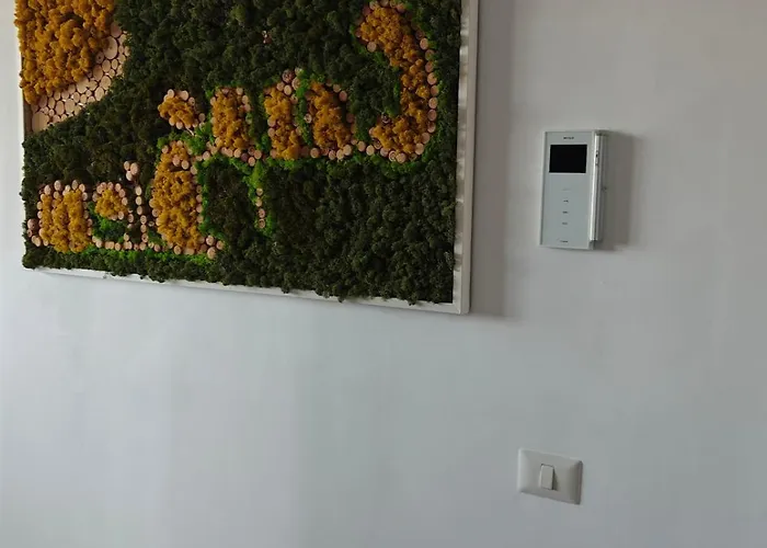 Panoramic Floor Retreat With Sky Views