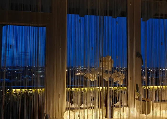 Panoramic Floor Retreat With Sky Views Timisoara